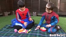 Spiderman VS Crocodile スパイダーマン VS ワニ !! SuperHeroes Kids