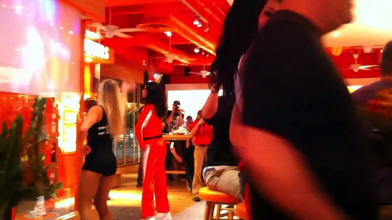 フーターズ：HOOTERS TOKYO