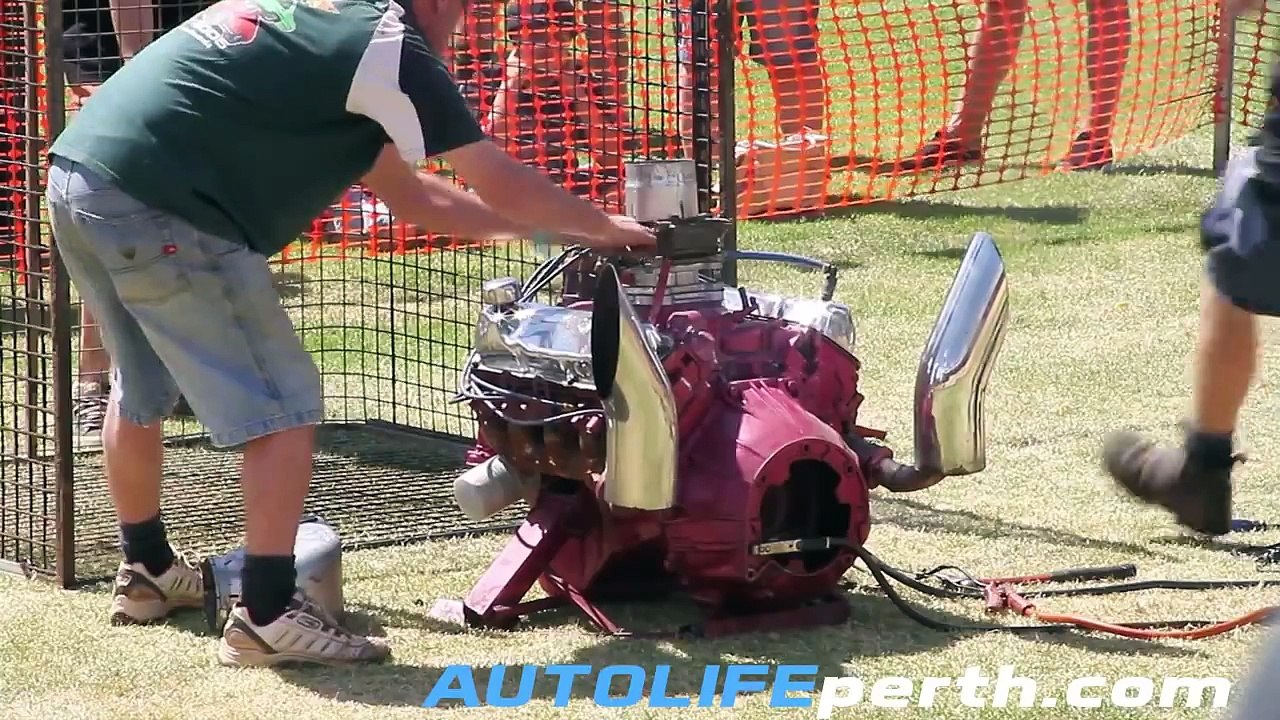 Narrogin revheads 2013 - Engine blow #2