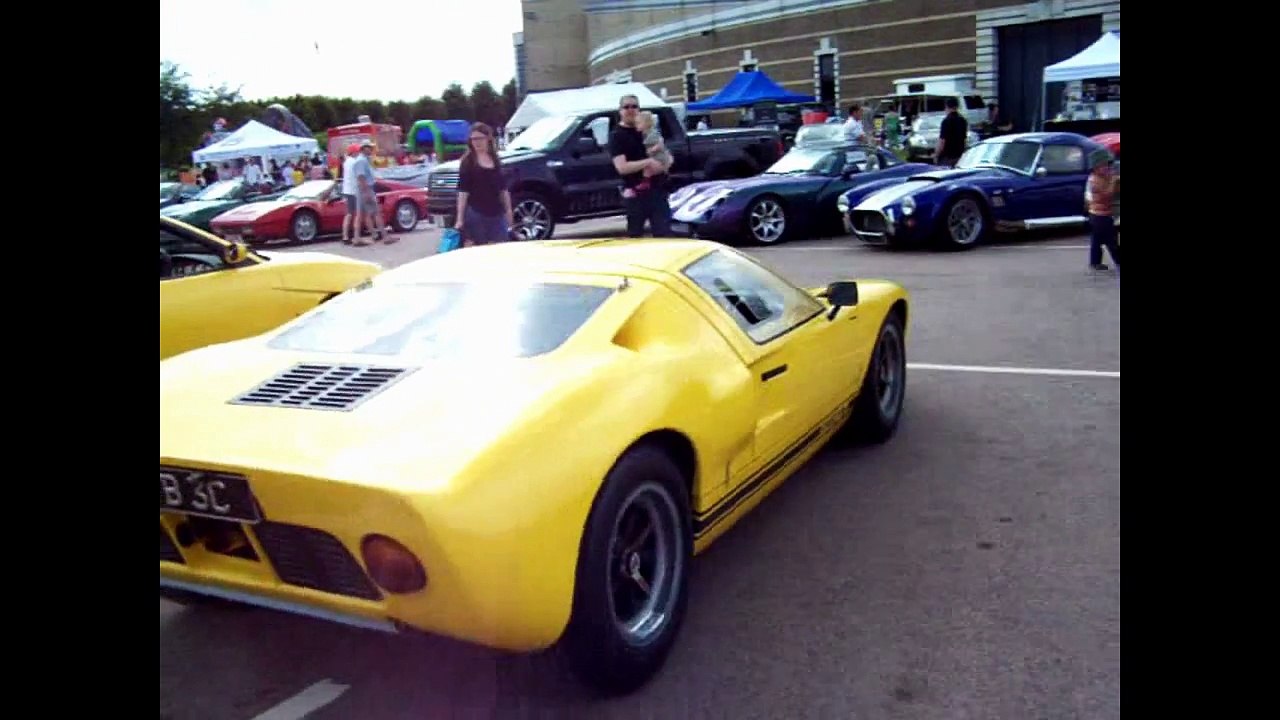Ford GT with start up