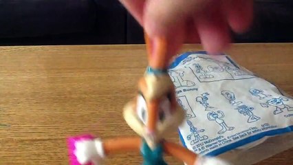 Happy Meal unboxing: The Looney Tunes Show Bugs Bunny and Lola Bunny