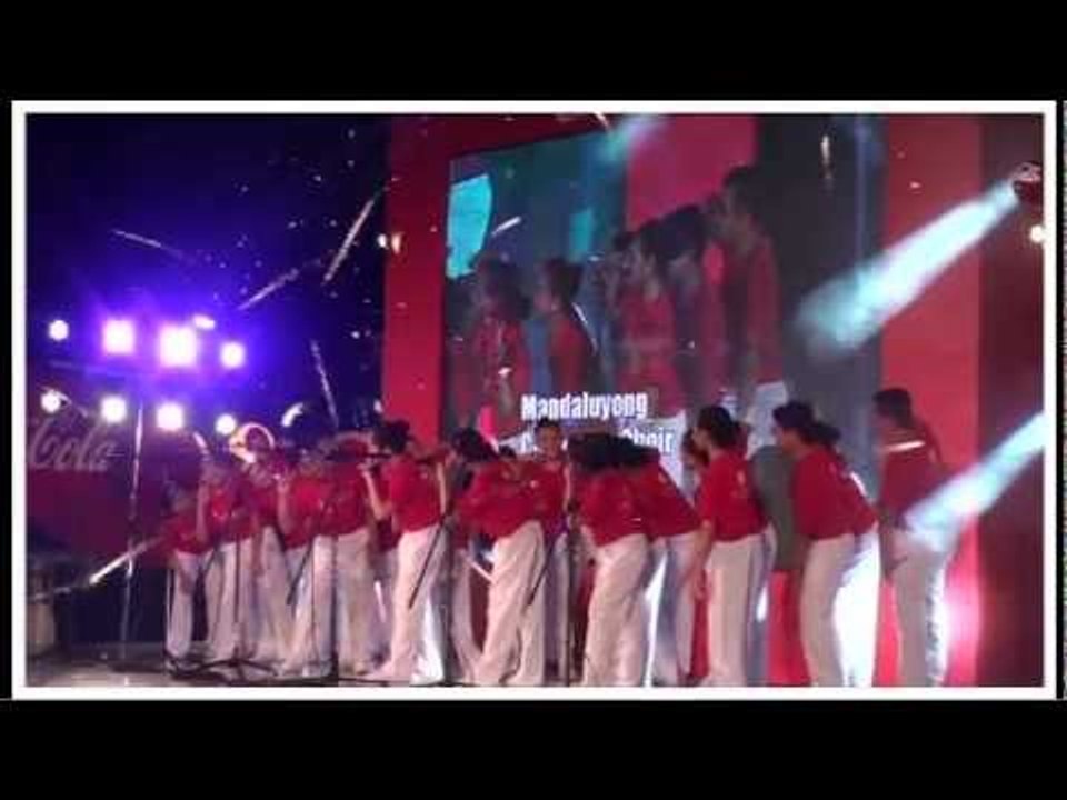 A gigantic way to light up the Holidays