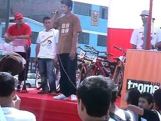 EL JECHU ACAPELA C.E.M CREW  60 ANIVERSARIO DE SMP AUSPICIA ---  EL TROME---.MPG