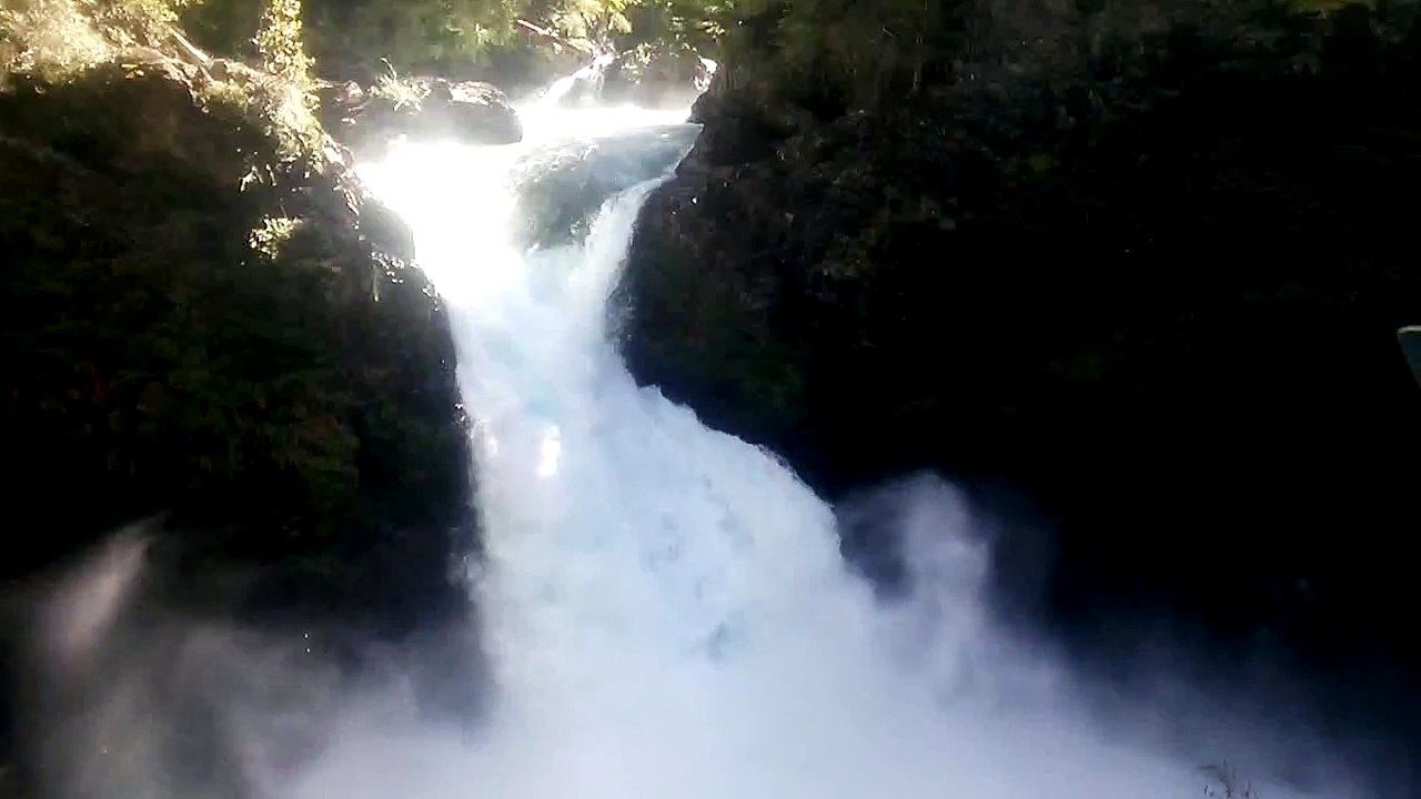 Cascada Los Alerces