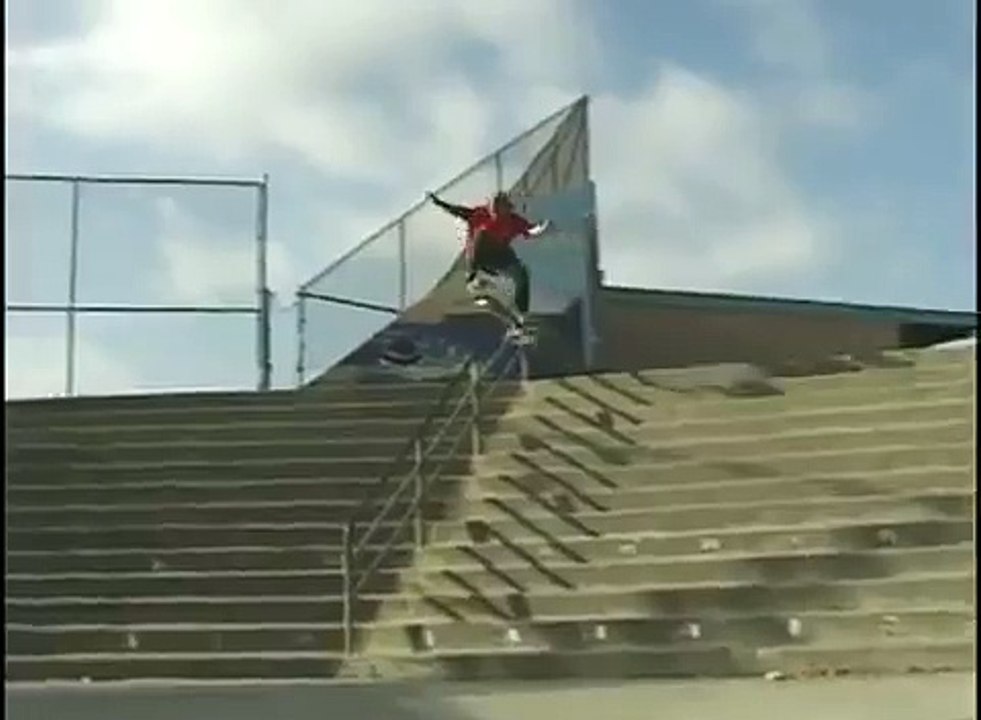 Skater Busts open his BALLS! (im bleeding out my balls man!)