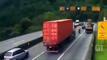 Truck Without Brakes Collide with Other 3 Cars.