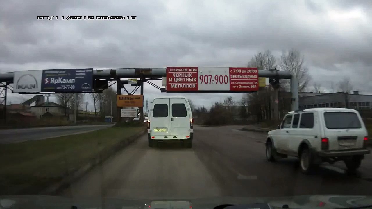 Жесть смотреть всем отвалилось колесо (Ярославль)