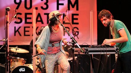 Bomba Estéreo - Elegancia Tropical & Pa' Ti' (Live on KEXP)