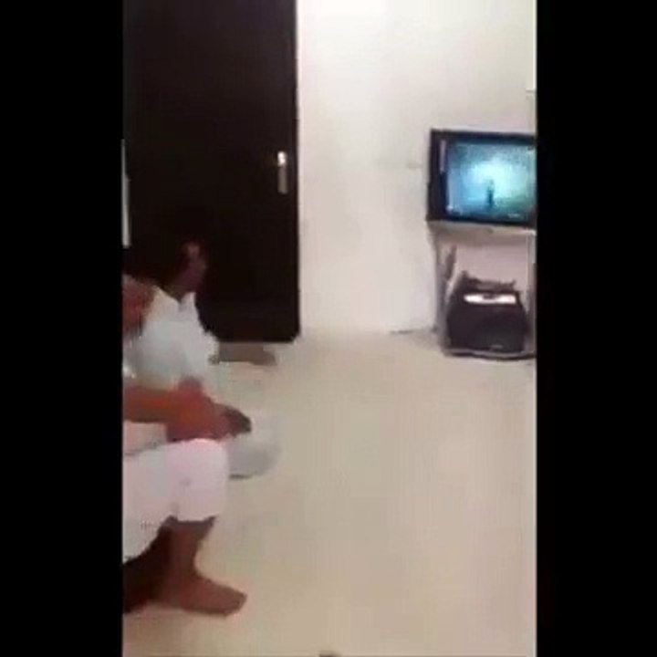 PATHAN GET ANGRY AND BREAK HIS TV after Pakistan lost Match to India Asia Cup T20 2016