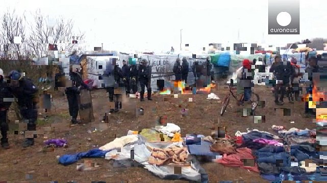 Migranti. Calma relativa nella seconda giornata di smantellamento della 'giungla' di Calais