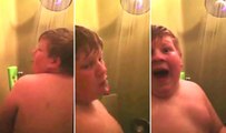 Banyoda Dans Eden Çocuk Babasına Yakalandı