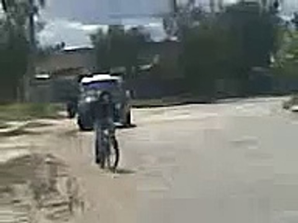 Экзоскилет у велосипедиста ))