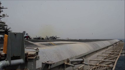 Inherent Resolve: FA-18E/F Super Hornet in azione sul Golfo Persico