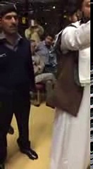 (Exclusive Video)Mumtaz Qadri's execution, People Shows Shoes to Parvaiz Rasheed (Exclusive Video)