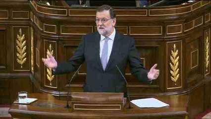 Rajoy acusa a Sánchez de buscar sólo su supervivencia con un "vodevil"