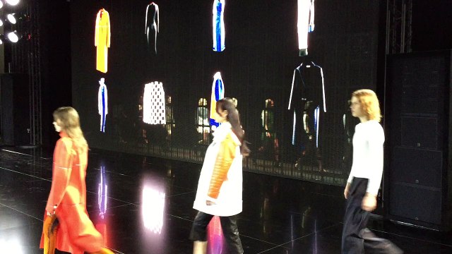 Models walking on the sound of Arctic Monkeys' When The Sun Goes Down for the finale of the Courrèges show #courreges #PFW #arcticmonkeys #fashionweekplaylist @courreges