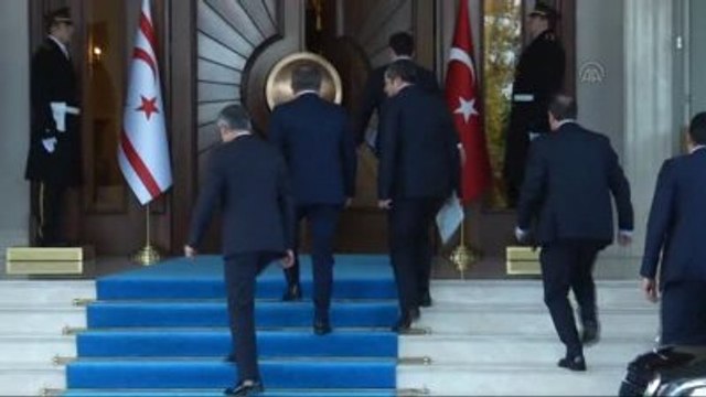 Başbakan Davutoğlu, KKTC Başbakanı Kalyoncu'yu Resmi Törenle Karşıladı