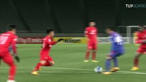 Un gardien vietnamien arrête un penalty et marque contre son camp