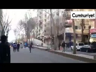 Sur'a yürüyen yurttaşlara polis müdahalesi başladı