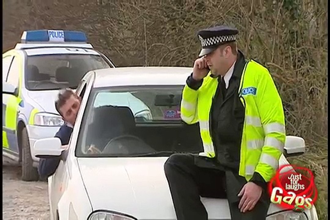 Relax Daily_Policeman Calls Friends