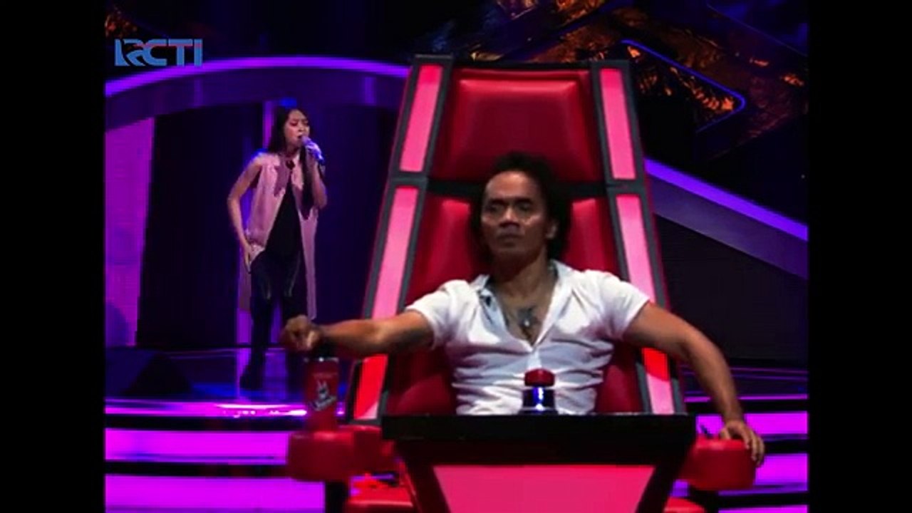 The Voice Indonesia 2016 Blind Audition - Regina Poetiray: The Voice Within
