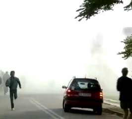 Fuga espetacular de uma prisão graças a uma escavadeira