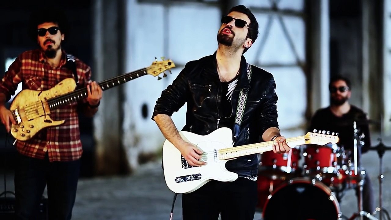 Burak Ertan - Kırmızı Koltuklar ( Official Video )