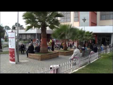 Urgjencat e QSUT, pacientët marrin serume në koridoret e spitalit- Ora News- Lajmi i fundit-