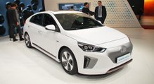 Hyundai Ioniq GENEVE 2016 : l'hybride et l'électrique pour tous ?