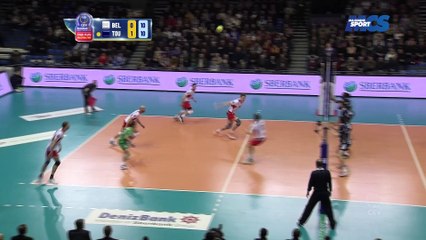 Volley - LDC M - L'énorme défense d'Adam White...avec la tête !