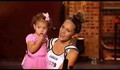 2-летняя балерина. Забавные малыши танцуют