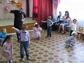 Детский танец мячики. Малыши танцуют в садике