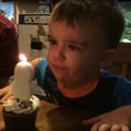 Uma vela de aniversário difícil de apagar