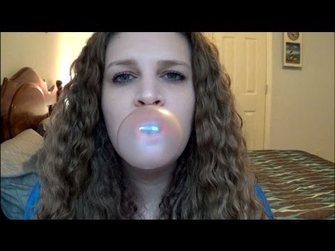 ♥ASMR♥ Ear To Ear Gum Chewing [Mouth Sounds] + Blowing Bubbles [Binaural]