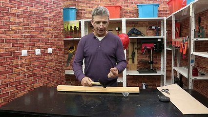 Как забить маленький гвоздь