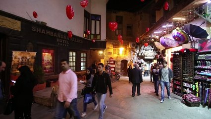 الحياة تعود لأسواق باب توما في دمشق بعد الهدنة