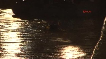 Tuzla'da Araba Denize Düştü