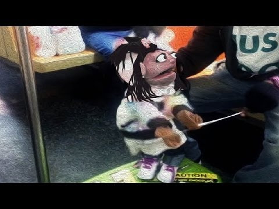 Twirking & Talking Puppet On NYC Subway (★★amazing★★))