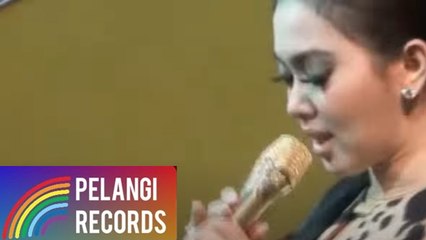 Syahrini - Sesuatu (Acara Launching Album)