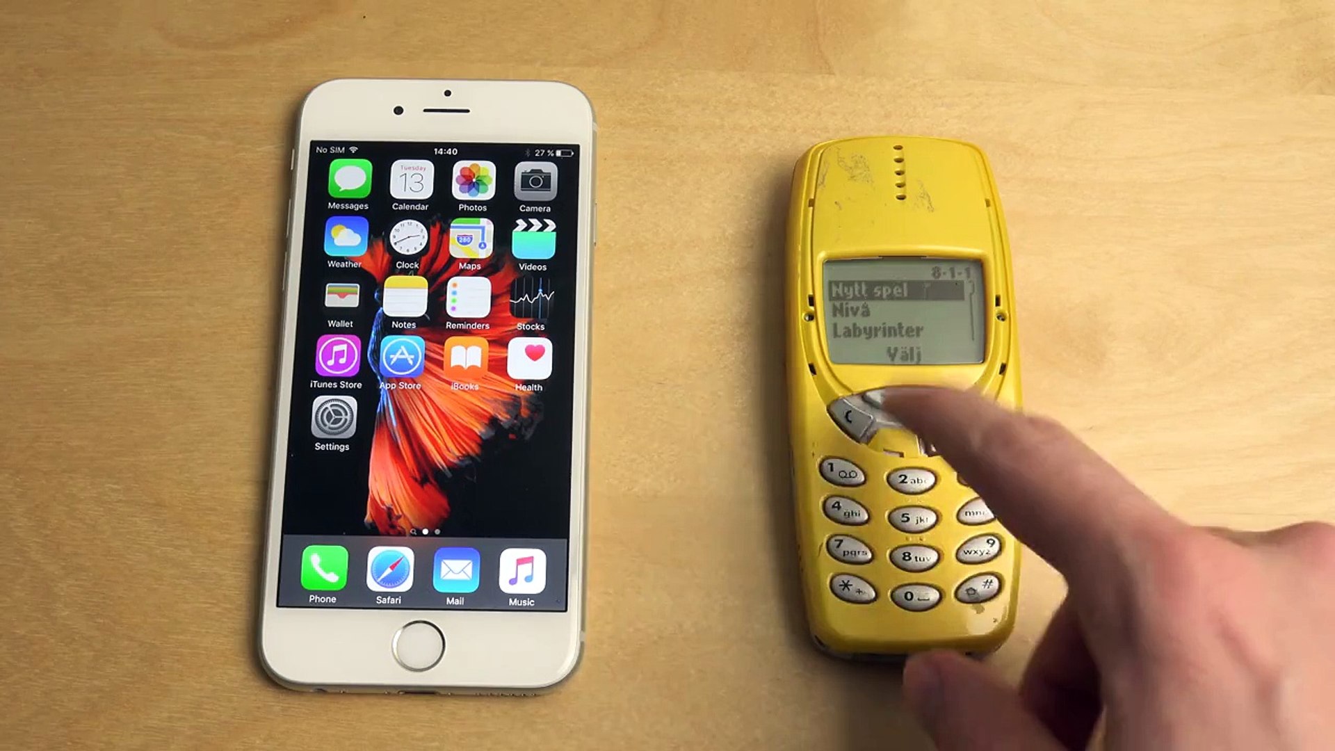 ⁣iPhone 6S vs. Nokia 3310 - Speed Test!