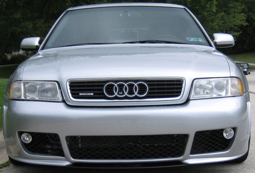 Silver Audi S4 B5 2.7 Twin Turbo Burnout RS4 Bumper