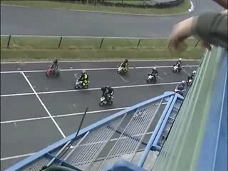 pocket bike 1er manche Belmont 03.06.07