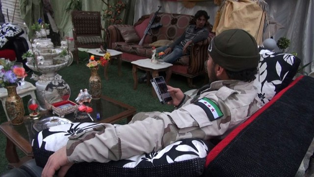 Syrie: thé, jeux vidéo et emplettes, les rebelles profitent de la trêve
