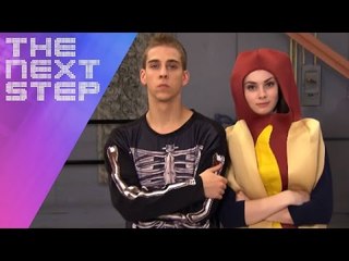 The Next Step - Battlez: Skeleton Eldon vs Hot Dog Amanda
