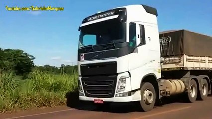 Quebra de asa 2016 termina em acidente Pneu estourou!