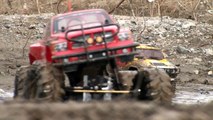 Toyota Tundra VS Hummer H2 VS Dodge RAM RC OFF Road mud diggers