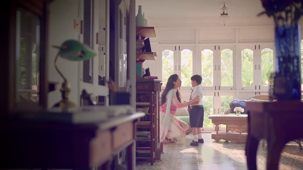 Rose Petal Advertisement