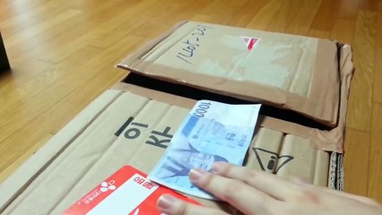 Sneaky Piggy Bank Kitten Steals Owner's Money - CatNips