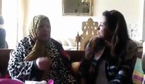 في مشهد معبر: السيدة نعمة وبالرغم من مرضها تؤدي أغنية 