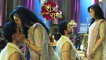 Watch: Ranaji & Gayatri KISS In Ek Tha Raja Ek Thi Rani | Zee TV